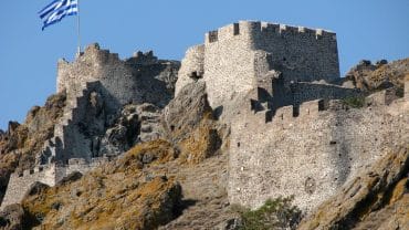 The Castle on the Cliff: Majestic, Magic, Manoir